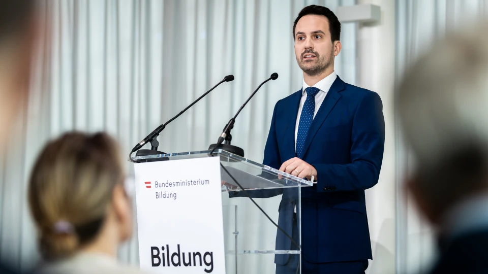 Bildungsminister Wiederkehr: ,,Schule muss auf das Leben vorbereiten”